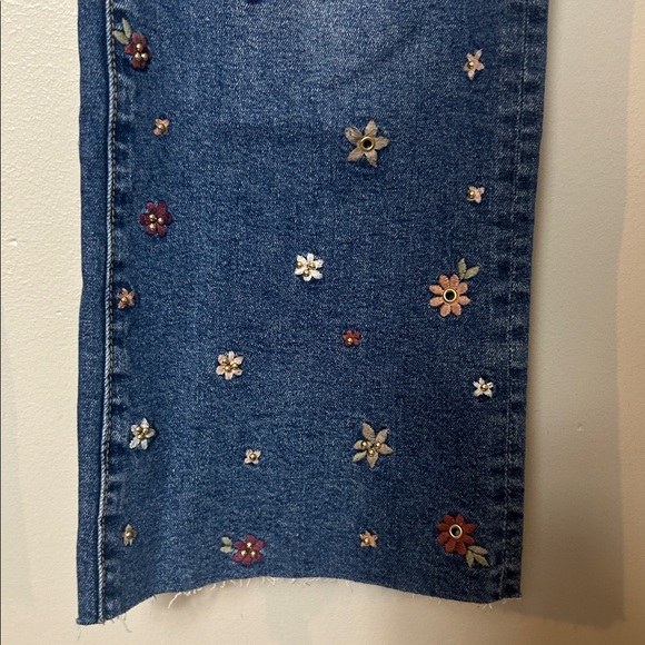 EUC Driftwood Jeans Colette Embroidered Crop Straight Jean in Prairie - Picture 8 of 15